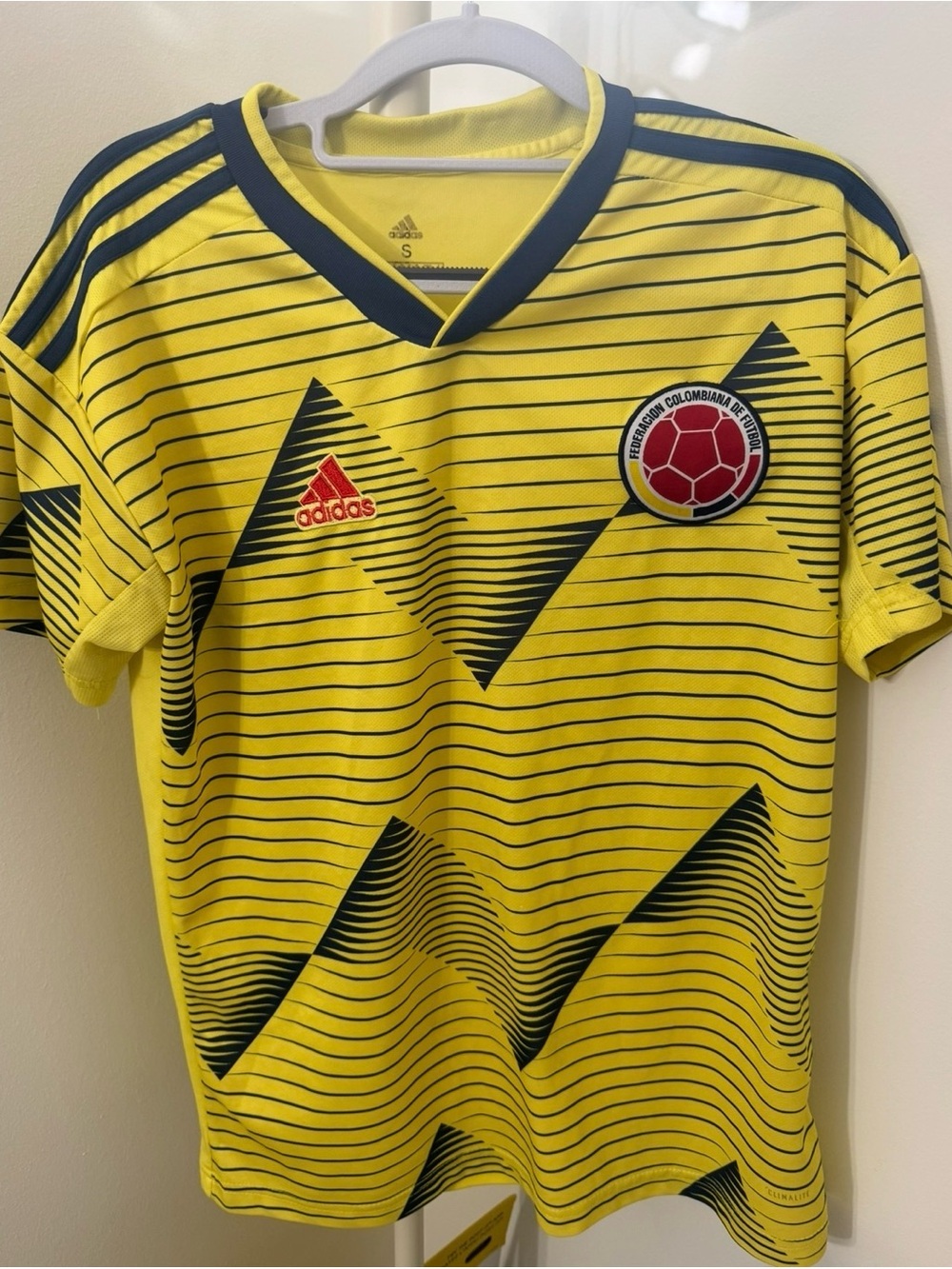 Adidas Yellow Colombia Soccer Jersey with Black Accents size Small